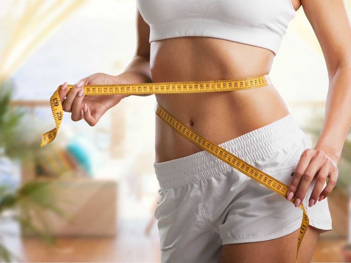 Weight Loss Tips: વધતા વજનને ઓછુ કરવું અથવા તો કંટ્રોલ કરવું ઘણુ મુશ્કેલ બની જાય છે. તેના માટે લોકો જિમ, યોગા,ડાયેટ અને ઘણા બધા રસ્તા અપનાવે છે. ઘણીવાર ખૂબ જ મહેનત કર્યા પછી વજન (Buttermilk For Weight Loss) ઓછુ તો થાય છે પરંતુ જેવું વજન ઘટે આપણે જૂનુ રૂટીન ફોલો કરવા લાગીએ છીએ.