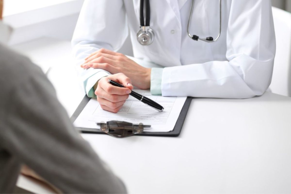  રાજ્યનો કોઇપણ ગરીબ કે મધ્યમ વર્ગીય પરિવાર એકાએક આવી પડેલી આકસ્મિક બીમારીના સારવાર ખર્ચના કારણે દેવાદાર ન બને તેની ચિંતા રાજ્ય સરકારે કરીને આયુષ્માન કાર્ડથી મહત્તમ લોકોને લાભાન્વિત કરવાનું સુદૃઢ આયોજન હાથ ધર્યું છે.