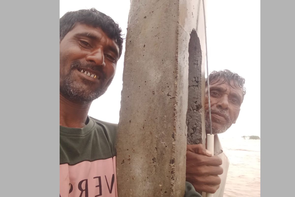  કેશોદના સુત્રેજ ગામે પુરની પરિસ્થિતિ વચ્ચે 1 ખેડૂત સહિત 2 વ્યક્તિ ફસાયા છે.