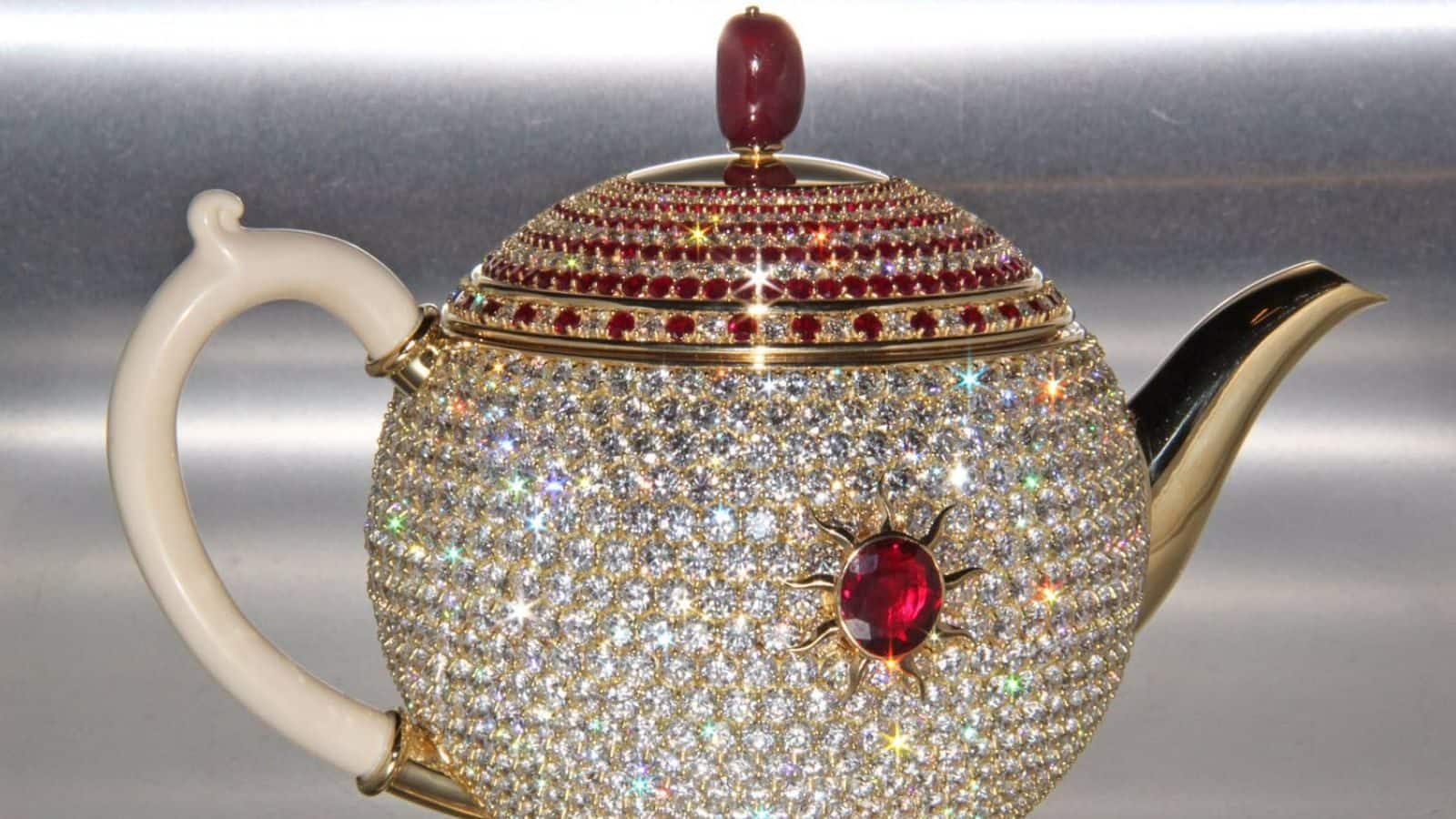 આ છે દુનિયાની સૌથી મોંઘી કીટલી, તેની કિંમત જાણી ચા પીવાનું પણ છોડી દેશો