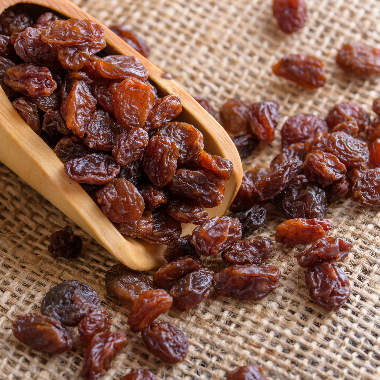 Adulterated dry fruits are being sold in the market