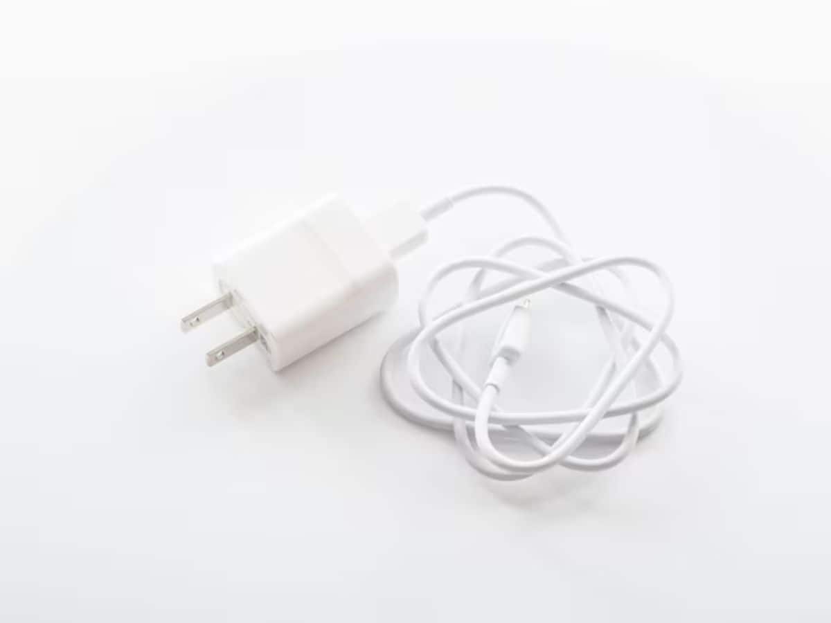 ચાર્જરનો વાયર લાંબો કેમ નથી હોતો? કોઇ ખાસ કારણ છે કે ઇરાદાપૂર્વક આવું