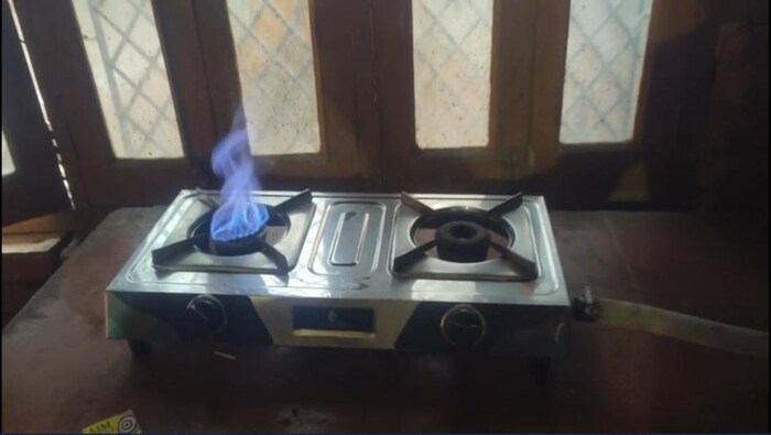 hardoi, hardoi news, biogas plant, woman made biogas plant, woman made biogas plant in house, hardoi woman made biogas plant in home, Homemade biogas plant, biogas for cooking, up news, hardoi, hardoi news, biogas plant, woman made biogas plant, woman made biogas plant in house, hardoi woman made biogas plant in home, Homemade biogas plant, biogas for cooking, up news,