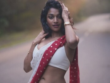 VIDEO: એક્ટ્રેસે સોશિયલ મીડિયા પર લગાવી આગ, બોલ્ડનેસની તમામ હદો વટાવી