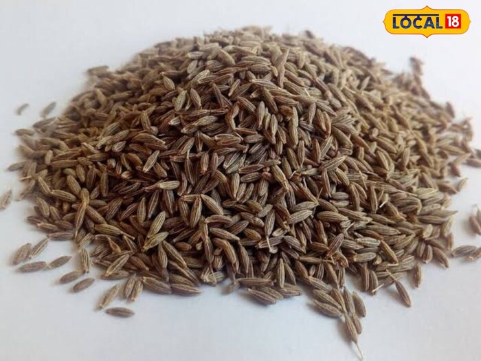     He said that cumin and aroma powder are beneficial for health. You can take these two with warm water at night. There are many benefits to taking cumin and grind powder with warm water. Vaidya Nandu Prasad said that cumin and aroma powder is beneficial for skin, gas and constipation, weight loss and eyes.