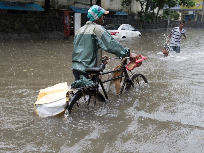   Talking about the monsoon, there is news of great relief for farmers. Gujarat is likely to receive more than normal rainfall. While there will be less than normal rainfall in Tamil Nadu, Ladakh, northeast all over the country. It is noteworthy that the Meteorological Department will announce the final prediction in May.