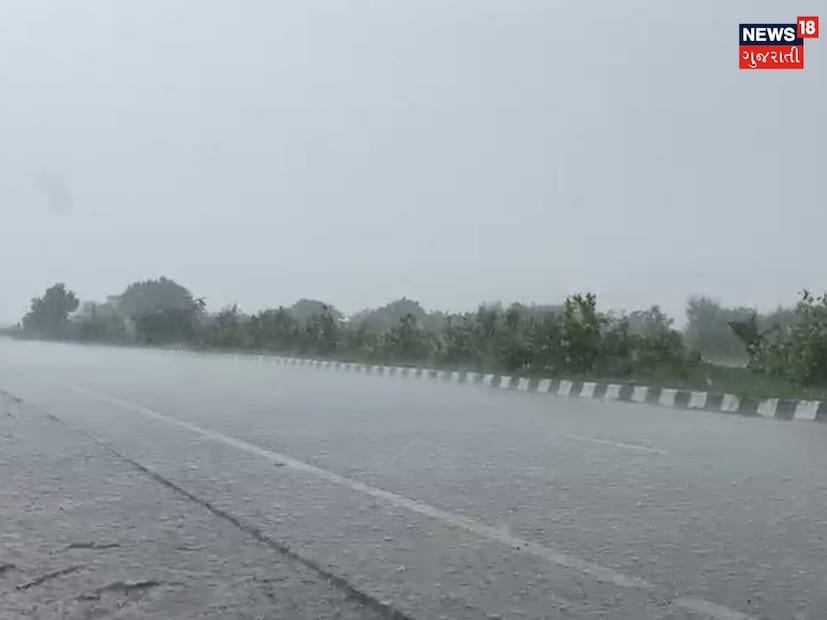  ઉલ્લેખનીય છે કે, આજે 30મી જૂન અને સોમવારના દિવસે સાબરકાંઠા, અરવલ્લી, નવસારી, વલસાડમાં ઓરેન્જ એલર્ટ આપવામાં આવી છે. આ ચાર જિલ્લામાં અતિભારે વરસાદની આગાહી છે. આ ઉપરાંત કચ્છ, મોરબી, જામનગર, દ્વારકા, પોરબંદર, જુનાગઢ, રાજકોટ, સુરેન્દ્રનગર, પાટણ, બનાસકાંઠા, મહેસાણા, ગાંધીનગર, અમદાવાદ, આણંદ, ખેડા, મહીસાગર, દાહોદ, પંચમહાલ, વડોદરા, છોટા ઉદેપુર, ભરૂચ, નર્મદા, સુરત, નવસારી, તાપી, ડાંગ જિલ્લામાં ગાજવીજ સાથે ભારે વરસાદની આગાહી આપી છે. આ જિલ્લાઓમાં યલો એલર્ટ આપવામાં આવી છે.