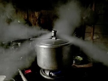 A desi jugad to clean the cooker