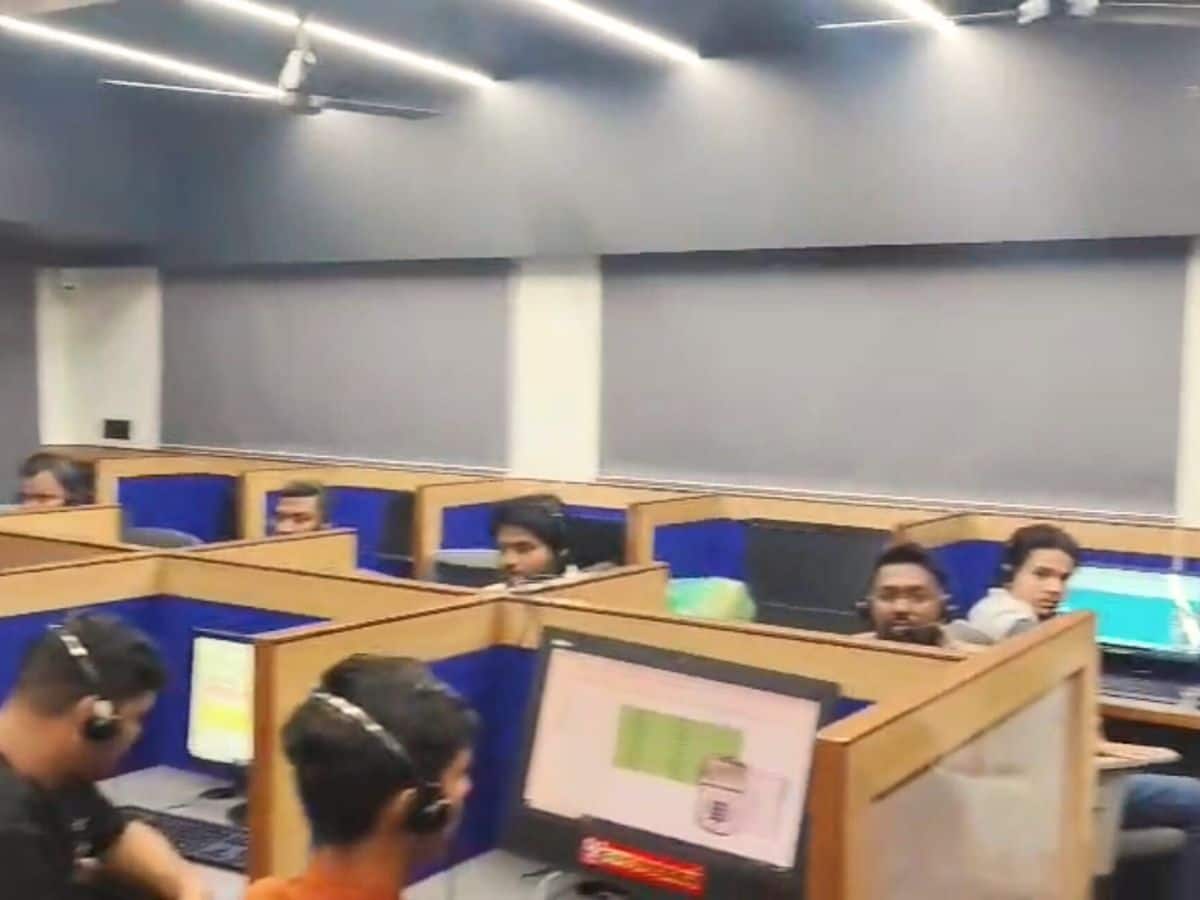 અમદાવાદમાં NRI ગુજરાતીઓને ટાર્ગેટ કરતું ગઠિયાઓનું કોલસેન્ટર ઝડપાયું |  અમદાવાદ - News18 ગુજરાતી