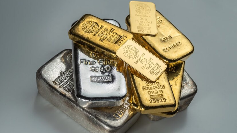 gold silver price crash white metal fall rs 10500 yellow drops by 3000 in single day expert predict future price