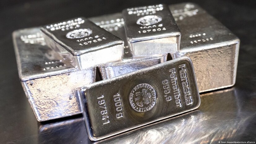 silver might fall to 60 percent history it self proof here is why experts are worried