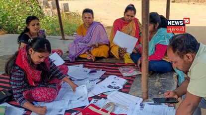 ચૂંટણી તંત્ર હરકતમાં આવ્યું છે.
