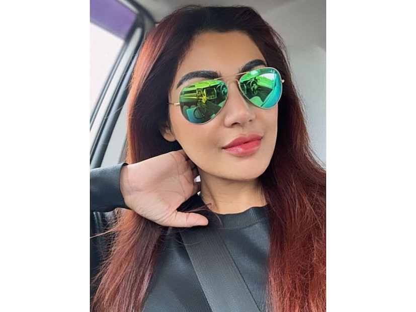 રિમી સેને વર્ષ 2003 માં ફિલ્મ હંગામાથી બોલિવૂડમાં ડેબ્યૂ કર્યું હતું. પહેલી ફિલ્મથી દર્શકો પર રાજ કરનાર આ એક્ટ્રેસ અચાનક ગાયબ થઈ છે. આ ફિલ્મથી રિમી સેનને નવી ઓળખ મળી છે. ત્યારબાદ કરિયરમાં ટોપ પર પહોંચી અને ટોપના સિતારાઓ સાથે જોવા મળી. સલમાન ખાન, અક્ષય કુમાર, અજય દેવગન અને જોન અબ્રાહમ જેવા સુપરસ્ટાર્સ સાથે કામ કર્યું અને આગળ વધી. બાગબાન, ધૂમ, ગરમ મસાલા, ક્યોં કી, ફિર હેરા ફેરી, ગોલમાલ અને જોની ગદ્દાર જેવી અનેક ફિલ્મોમાં કામ કરીને રિમી સેને અલગ ઓળખ બનાવી છે. 2000 ના દશકમાં જ્યારે પ્રિયંકા ચોપરા અને કેટરીના કૈફ જેવી અભિનેત્રીઓએ ઇન્ડસ્ટ્રીમાં પોતાની જગ્યા બનાવી રહી હતી એ પહેલાંથી રિમી સેનની ગણતરી ટોપમાં થતી હતી. રિમી સેને વર્ષ 2003 માં ફિલ્મ હંગામાથી બોલિવૂડમાં ડેબ્યૂ કર્યું હતું. પહેલી ફિલ્મથી દર્શકો પર રાજ કરનાર આ એક્ટ્રેસ અચાનક ગાયબ થઈ છે. આ ફિલ્મથી રિમી સેનને નવી ઓળખ મળી છે. ત્યારબાદ કરિયરમાં ટોપ પર પહોંચી અને ટોપના સિતારાઓ સાથે જોવા મળી. સલમાન ખાન, અક્ષય કુમાર, અજય દેવગન અને જોન અબ્રાહમ જેવા સુપરસ્ટાર્સ સાથે કામ કર્યું અને આગળ વધી. બાગબાન, ધૂમ, ગરમ મસાલા, ક્યોં કી, ફિર હેરા ફેરી, ગોલમાલ અને જોની ગદ્દાર જેવી અનેક ફિલ્મોમાં કામ કરીને રિમી સેને અલગ ઓળખ બનાવી છે. 2000 ના દશકમાં જ્યારે પ્રિયંકા ચોપરા અને કેટરીના કૈફ જેવી અભિનેત્રીઓએ ઇન્ડસ્ટ્રીમાં પોતાની જગ્યા બનાવી રહી હતી એ પહેલાંથી રિમી સેનની ગણતરી ટોપમાં થતી હતી.