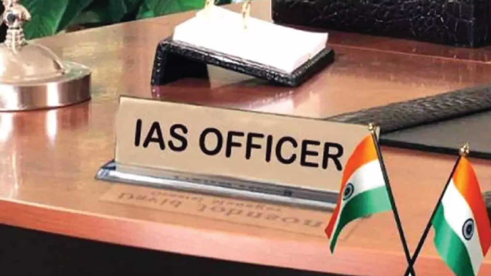 Top government Jobs of india this officers get salary in lakhs and also so many facilities asm 
