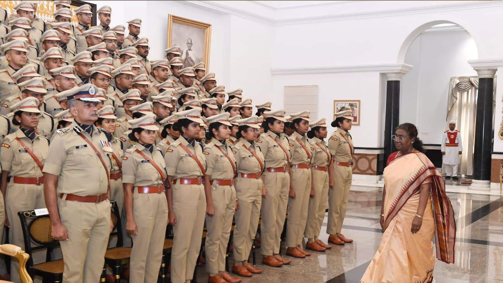 Top government Jobs of india this officers get salary in lakhs and also so many facilities asm 