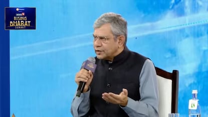 કેન્દ્રીય મંત્રી અશ્વિની વૈષ્ણવ કેન્દ્રીય મંત્રી અશ્વિની વૈષ્ણવ