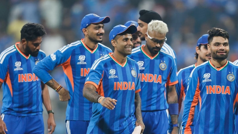  જ્યોતિષાચાર્યના જણાવ્યા અનુસાર, ટીમ ઇન્ડિયાની ધનુ લગ્નની કુંડળીમાં ભાગ્યેશ પોતે ભાગ્ય ભાવ પર દૃષ્ટિ રાખે છે, જેને મેચના દૃષ્ટિકોણે શુભ સંકેત માનવામાં આવે છે. સાથે જ દેવગુરુ બૃહસ્પતિની દૃષ્ટિ લગ્નેશ અને લાભ ભાવ પર પણ છે, જે ટીમ ઇન્ડિયાની મજબૂતી દર્શાવે છે. ગુરુ ગ્રહ બુધ, શુક્ર અને સૂર્યને પણ જોઈ રહ્યો છે. દશમ ભાવ, જે કર્મ, સત્તા અને પરાક્રમનું પ્રતિક છે, તેના પર પણ બૃહસ્પતિની દૃષ્ટિ છે. આ પ્રમાણે મહાશિવરાત્રિના દિવસે ભારતની જીતની પૂરી શક્યતા દેખાઈ રહી છે.