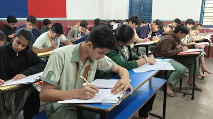 શાળા સંચાલક વિદ્યાર્થીની પરીક્ષાની રિસિપ્ટ અટકાવી શકશે નહીં તેવી તાકીદ કરી છે. શાળા સંચાલક વિદ્યાર્થીની પરીક્ષાની રિસિપ્ટ અટકાવી શકશે નહીં તેવી તાકીદ કરી છે.