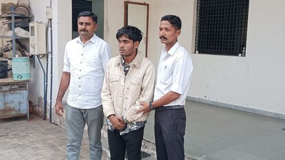 પોલીસે તપાસ હાથ ધરી આરોપીને ઝડપી લીધો છે.