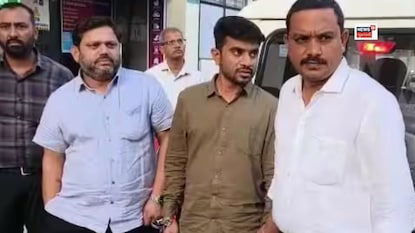 મુખ્ય આરોપી નિકુંજ હરેશભાઈ ગડિયાનીની ધરપકડ કરવામાં આવી છે.