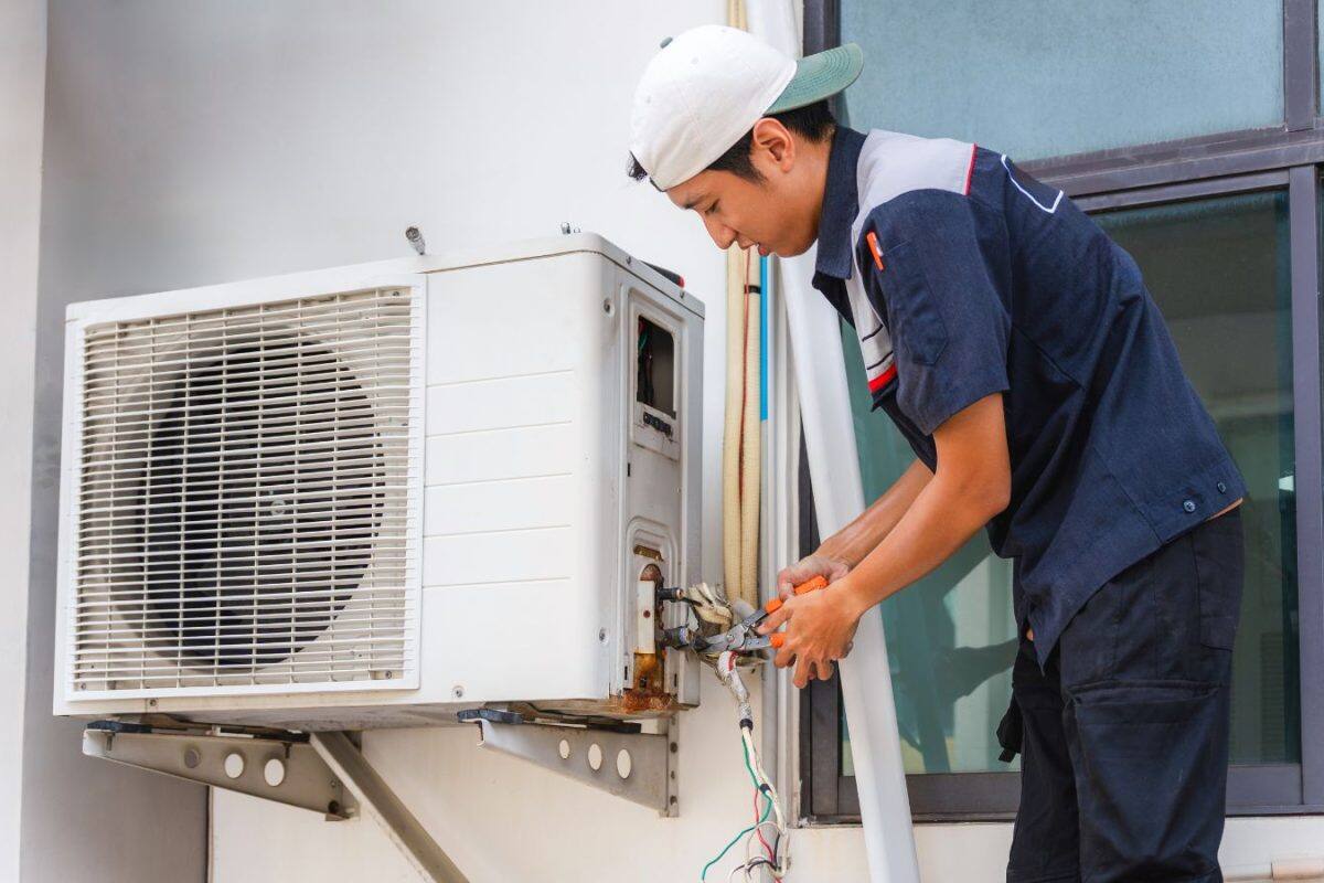 AC Gas: વારંવાર લીક થાય છે AC માંથી ગેસ? આ કારણો હોઈ શકે છે જવાબદાર, જાણો સોલ્યુશન વિશે