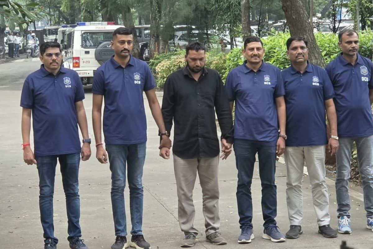 સુરતમાં કાપડ માર્કેટ સળગવાનાર એકાઉન્ટન્ટ આખરે ઝડપાયો: 10 હજાર બાકી પગારનો બદલો લેવા 24 કરોડનું નુકસાન કર્યું