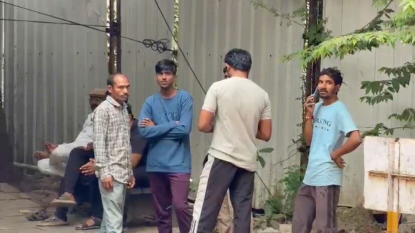 ઘટનાની ગંભીરતાને ધ્યાનમાં રાખીને પૂણા પોલીસે તપાસનો ધમધમાટ શરૂ કર્યો છે. બંનેના મોત કયા સંજોગોમાં થયા તે જાણવા માટે ઘટનાસ્થળેથી મળેલા પુરાવાઓ એકત્ર કરવામાં આવી રહ્યા છે. સાથે જ ઘરમાં કોઈ બહારની વ્યક્તિની અવરજવર થઈ હતી કે કેમ, બંને મહિલાઓના સંપર્કમાં તાજેતરમાં કોણ હતું અને ઘટના પહેલાં શું બન્યું હતું તે અંગે પણ તપાસ કરવામાં આવી રહી છે. પોલીસ દ્વારા બંને મૃતકોના મોબાઇલ ફોનની કોલ ડિટેઇલ્સ અને અન્ય ડિજિટલ માહિતી મેળવવાની દિશામાં કાર્યવાહી હાથ ધરવામાં આવી છે. આ ઉપરાંત આસપાસના વિસ્તારમાં લાગેલા સીસીટીવી કેમેરાના ફૂટેજ પણ તપાસવામાં આવે તેવી શક્યતા છે, જેથી ઘટના પહેલાં અને બાદમાં શંકાસ્પદ વ્યક્તિની અવરજવર અંગે કોઈ કડી મળી શકે.