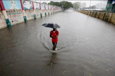 بارش سے ایک ماہ میں 188 لوگوں کی موت ہو چکی ہے۔ بارش سے ریاست کے چنئی، ترولور اور كانچی پورم سمیت 7 اضلاع زیادہ متاثر ہوئے ہیں۔ بارش سے ایک ماہ میں 188 لوگوں کی موت ہو چکی ہے۔ بارش سے ریاست کے چنئی، ترولور اور كانچی پورم سمیت 7 اضلاع زیادہ متاثر ہوئے ہیں۔