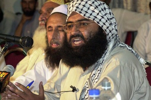 نئی دہلی۔ پاکستان واقع دہشت گرد گروپ جیش محمد کے سربراہ مولانا مسعود اظہر کو نہ ہی گرفتار کیا گیا ہے اور نہ ہی اسے نظربند کیا گیا ہے۔