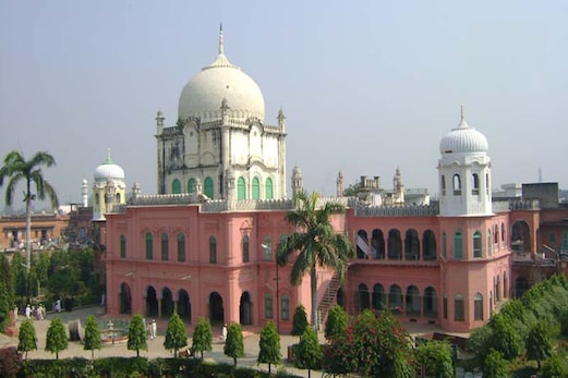ضرورت کیلئے تو صحیح ، مگر تفریح اور فیشن کیلئے تصویروں کا استعمال اسلام میں مناسب نہیں : مفتی ابوالقاسم نعمانی ضرورت کیلئے تو صحیح ، مگر تفریح اور فیشن کیلئے تصویروں کا استعمال اسلام میں مناسب نہیں : مفتی ابوالقاسم نعمانی