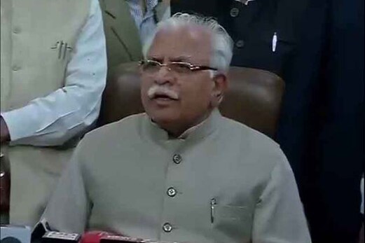 روہتک پہنچے کھٹر، لگے 'واپس جاؤ' کے نعرے، کالے جھنڈے بھی دکھائے گئے روہتک پہنچے کھٹر، لگے 'واپس جاؤ' کے نعرے، کالے جھنڈے بھی دکھائے گئے