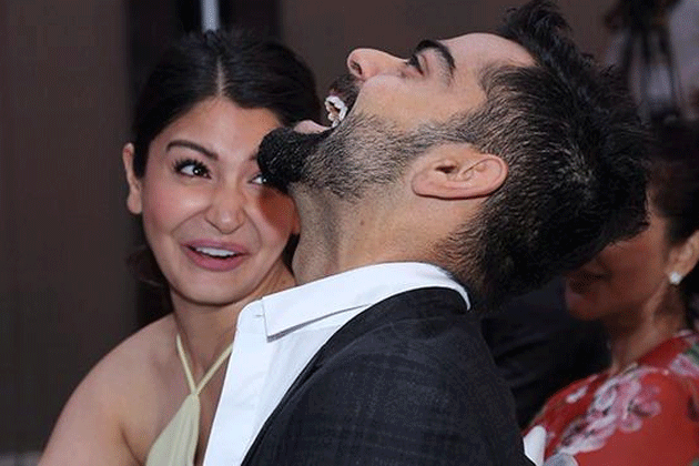  <br />وراٹ کوہلی اور انوشکا شرما ۔