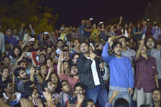 بی جے پی لیڈر کا متنازع بیان ، جے این یو کے طلبہ اور پروفیسر کو گولی مارو، ختم کرو کہانی بی جے پی لیڈر کا متنازع بیان ، جے این یو کے طلبہ اور پروفیسر کو گولی مارو، ختم کرو کہانی