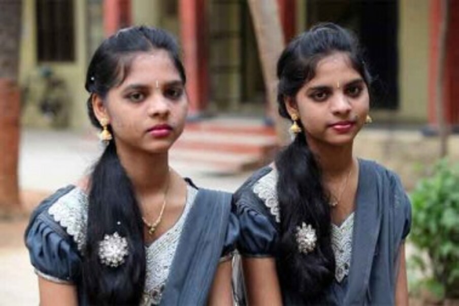  واضح رہے کہ جنوبی ہندستان میں کیرالہ کے ملاپورم ضلع میں واقع كوڈنہی گاؤں کو جڑواں کے گاؤں کے نام سے جانا جاتا ہے۔ یہاں پر اس وقت قریب 350 جڑواں جوڑے رہتے ہیں جن میں نوزائیدہ بچے سے لے کر 65 سال کے بزرگ تک شامل ہیں۔