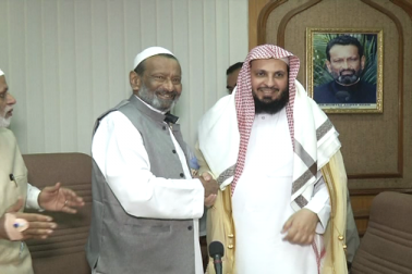 انہوں نے کہا کہ علم کی بنیاد پر قومیں ترقی کرتی ہیں اور علم کی بنیاد پر ہی انسان بادشاہ کا مقام حاصل کرتاہے۔ انہوں نے کہا کہ علم کی بنیاد پر قومیں ترقی کرتی ہیں اور علم کی بنیاد پر ہی انسان بادشاہ کا مقام حاصل کرتاہے۔