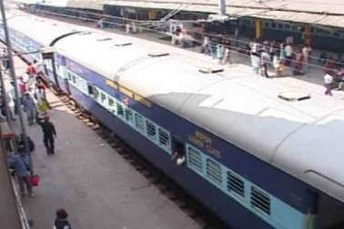 اگلے سال 30 اپریل تک تمام ریلوے زون چھوٹ کے بارے میں اپنی رپورٹ بھیجیں گے اور اس کے بعد ریلوے بورڈ اس چھوٹ کو آگے جاری رکھنے کے بارے میں حتمی فیصلہ کرے گا۔ اگلے سال 30 اپریل تک تمام ریلوے زون چھوٹ کے بارے میں اپنی رپورٹ بھیجیں گے اور اس کے بعد ریلوے بورڈ اس چھوٹ کو آگے جاری رکھنے کے بارے میں حتمی فیصلہ کرے گا۔