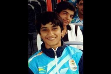 اولمپکس میں کوالیفائی کر ہریانہ کی بیٹیوں وينش پھوگاٹ اور ساکشی ملک نے ایک بار پھر کمال کر دکھایا ہے۔ عام طور پر جس پہلوانی کو مردوں کا ہی کھیل سمجھا جاتا ہے، اس میں ان دو بیٹیوں نے نہ صرف پرچم لہرایا، بلکہ اولمپکس کے لئے ایک ساتھ کوالیفائی کر تاریخ رقم کر دی۔ دیکھیں دونوں بیٹیوں کی کامیابیاں۔ اولمپکس میں کوالیفائی کر ہریانہ کی بیٹیوں وينش پھوگاٹ اور ساکشی ملک نے ایک بار پھر کمال کر دکھایا ہے۔ عام طور پر جس پہلوانی کو مردوں کا ہی کھیل سمجھا جاتا ہے، اس میں ان دو بیٹیوں نے نہ صرف پرچم لہرایا، بلکہ اولمپکس کے لئے ایک ساتھ کوالیفائی کر تاریخ رقم کر دی۔ دیکھیں دونوں بیٹیوں کی کامیابیاں۔