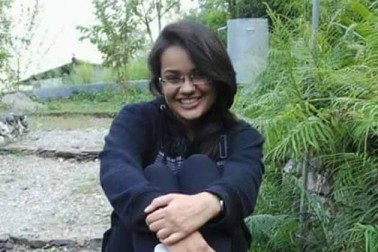 ٹینا نے اپنی کامیابی کا کریڈٹ اپنی ماں کو دیا ہے۔ ٹینا کا کہنا ہے کہ میری ماں نے مجھے پڑھانے کے لئے وی آر ایس لیا ہے۔ وہ ٹیلی کام ڈپارٹمنٹ میں انجینئر رہی ہیں۔ آج میں نے ان کو فخر محسوس کروایا ہے۔ اگلی سلائڈ میں پڑھیں- آئی اے ایس میں منتخب ہوئے راجستھانی باشندوں کی کامیابی کی کہانی۔ ٹینا نے اپنی کامیابی کا کریڈٹ اپنی ماں کو دیا ہے۔ ٹینا کا کہنا ہے کہ میری ماں نے مجھے پڑھانے کے لئے وی آر ایس لیا ہے۔ وہ ٹیلی کام ڈپارٹمنٹ میں انجینئر رہی ہیں۔ آج میں نے ان کو فخر محسوس کروایا ہے۔ اگلی سلائڈ میں پڑھیں- آئی اے ایس میں منتخب ہوئے راجستھانی باشندوں کی کامیابی کی کہانی۔