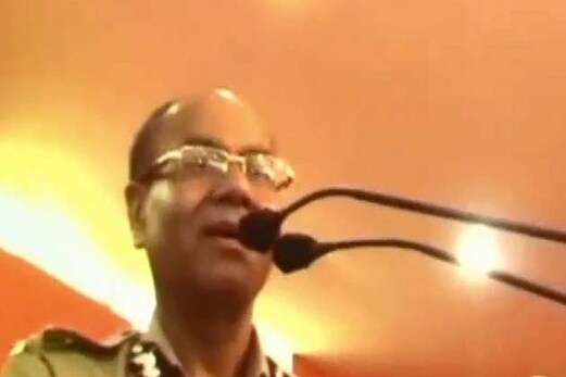 ویڈیو : ہریانہ کے ڈی جی پی کا متنازع بیان ، عام شہری کو مجرم کو جان سے مارنے کا حق حاصل ویڈیو : ہریانہ کے ڈی جی پی کا متنازع بیان ، عام شہری کو مجرم کو جان سے مارنے کا حق حاصل