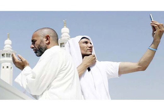 مسجد الحرام میں تصویریں کھنچوانا شرعا حرام ہے: علماء مسجد الحرام میں تصویریں کھنچوانا شرعا حرام ہے: علماء