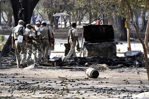 متھرا تشدد کی نہیں ہوگی سی بی آئی جانچ ، ہائی کورٹ نے مسترد کی درخواست متھرا تشدد کی نہیں ہوگی سی بی آئی جانچ ، ہائی کورٹ نے مسترد کی درخواست