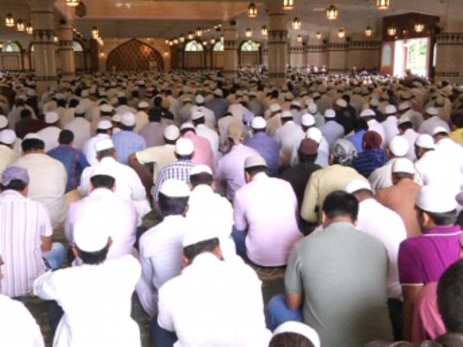  نواب حیدرعلی اورٹیپوسلطان کے دورمیں کئی اولیا کرام کی اس سرزمین پرآمد ہوئی اور یہاں دین اسلام کی جڑیں مضبوط ہوئیں ۔