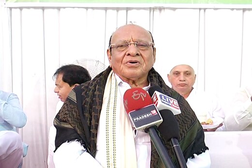 گجرات : شنکر سنگھ واگھیلا کا دعوی ، 25 سے 30 کانگریس اراکین اسمبلی پارٹی چھوڑنا چاہتے تھے گجرات : شنکر سنگھ واگھیلا کا دعوی ، 25 سے 30 کانگریس اراکین اسمبلی پارٹی چھوڑنا چاہتے تھے