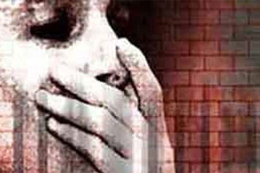 بہار: دربھنگہ میں دلت عورت کے ساتھ درندگی، ڈائن بتا کر گاؤں کے لوگوں نے پیٹا بہار: دربھنگہ میں دلت عورت کے ساتھ درندگی، ڈائن بتا کر گاؤں کے لوگوں نے پیٹا