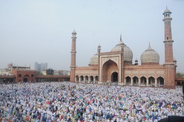 ہندو ؤں، سکھوں اور دیگر فرقوں کے ارکان بھی اپنے مسلمان بھائیوں کے ساتھ عید کی تقریبات میں شریک ہوئے۔ ہندو ؤں، سکھوں اور دیگر فرقوں کے ارکان بھی اپنے مسلمان بھائیوں کے ساتھ عید کی تقریبات میں شریک ہوئے۔