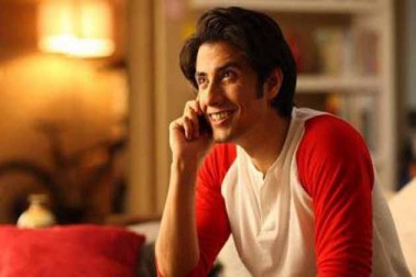 'تیرے بن لادن فلم سے بالی ووڈ میں انٹری کرنے والے علی ظفر بھی بالی ووڈ میں مسلسل کام کر رہے ہیں۔ 'میرے برادر کی دلہن جیسی فلموں میں کام کرنے والے علی جلد ہی گوری شنڈے کی فلم 'ڈئیر زندگی میں بھی نظر آئیں گے، جس میں شاہ رخ خان اور عالیہ بھٹ جیسے اداکار کام کر رہے ہیں۔ (فلم اسٹل ) 'تیرے بن لادن فلم سے بالی ووڈ میں انٹری کرنے والے علی ظفر بھی بالی ووڈ میں مسلسل کام کر رہے ہیں۔ 'میرے برادر کی دلہن جیسی فلموں میں کام کرنے والے علی جلد ہی گوری شنڈے کی فلم 'ڈئیر زندگی میں بھی نظر آئیں گے، جس میں شاہ رخ خان اور عالیہ بھٹ جیسے اداکار کام کر رہے ہیں۔ (فلم اسٹل )
