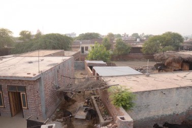 پاک مقبوضہ کشمیر سے ہندوستان میں دراندازی کی تاک میں بیٹھے دہشت گردوں پر ہندوستانی فوج کی سرجیکل اسٹرائک کے بعد سرحد پر کشیدگی کے پیش نظر جموں و کشمیر اور پنجاب کے سرحدی گا وؤں کو خالی کرادیا گیا ہے۔ پاک مقبوضہ کشمیر سے ہندوستان میں دراندازی کی تاک میں بیٹھے دہشت گردوں پر ہندوستانی فوج کی سرجیکل اسٹرائک کے بعد سرحد پر کشیدگی کے پیش نظر جموں و کشمیر اور پنجاب کے سرحدی گا وؤں کو خالی کرادیا گیا ہے۔