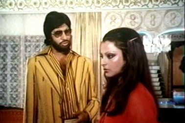 انیس سو چھہتر میں فلم 'دو انجانے' میں پہلی بار ریکھا اور امیتابھ نے ایک ساتھ کام کیا۔ (فلم اسٹل)۔ انیس سو چھہتر میں فلم 'دو انجانے' میں پہلی بار ریکھا اور امیتابھ نے ایک ساتھ کام کیا۔ (فلم اسٹل)۔