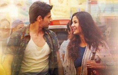 گزشتہ ماہ ریلیز ہوئی فلم 'بار بار دیکھو' کو کرن جوہر نے کو-پروڈیوس کیا تھا۔ اس فلم میں پاکستانی فنکار بلال سعید نظر آئے تھے۔ گزشتہ ماہ ریلیز ہوئی فلم 'بار بار دیکھو' کو کرن جوہر نے کو-پروڈیوس کیا تھا۔ اس فلم میں پاکستانی فنکار بلال سعید نظر آئے تھے۔