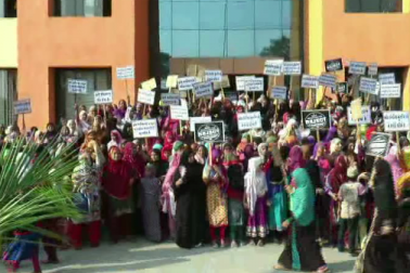 ہمارے پرسنل لا اور طلاق جیسے معاملہ میں ان کے مداخلت کی کوئی ضرورت نہیں ہے ، کیونکہ طلاق کا معاملہ مسلم سماج کا اندرونی معاملہ ہے۔ ہمارے پرسنل لا اور طلاق جیسے معاملہ میں ان کے مداخلت کی کوئی ضرورت نہیں ہے ، کیونکہ طلاق کا معاملہ مسلم سماج کا اندرونی معاملہ ہے۔